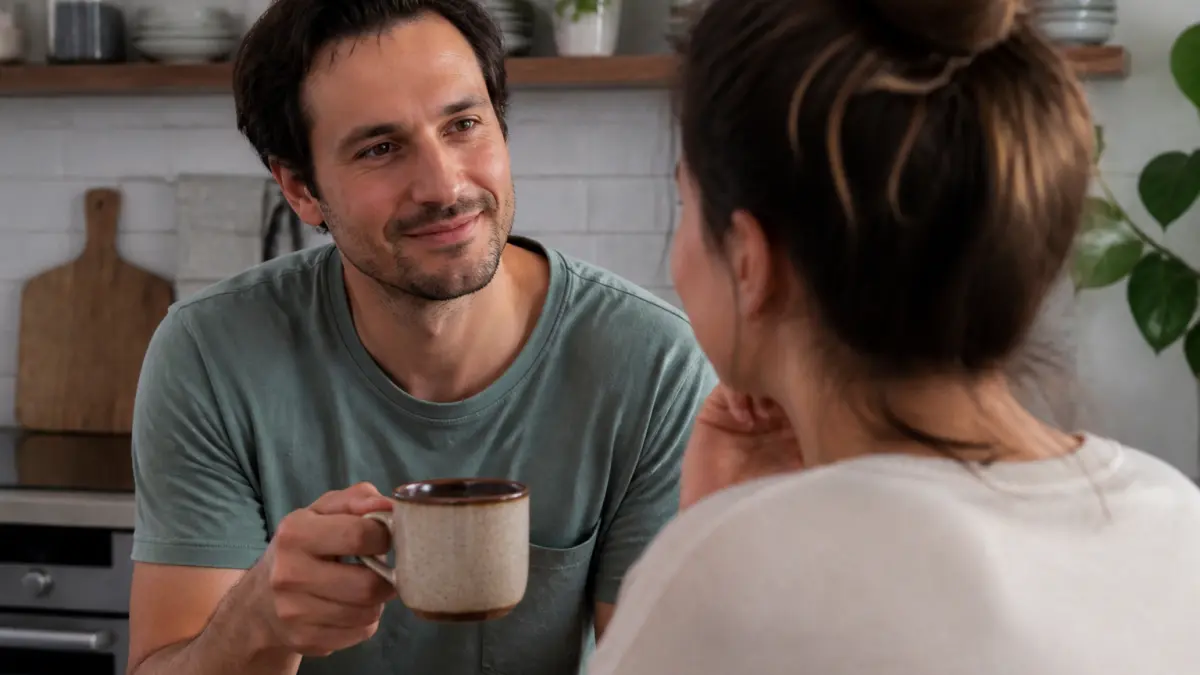 Homme amoureux : 12 signes concrets qui montrent qu’il tient à vous